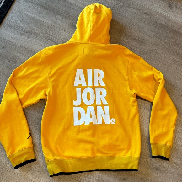 Nike Air Jordan Men’s Yellow Hoodie - Picture 4 of 5